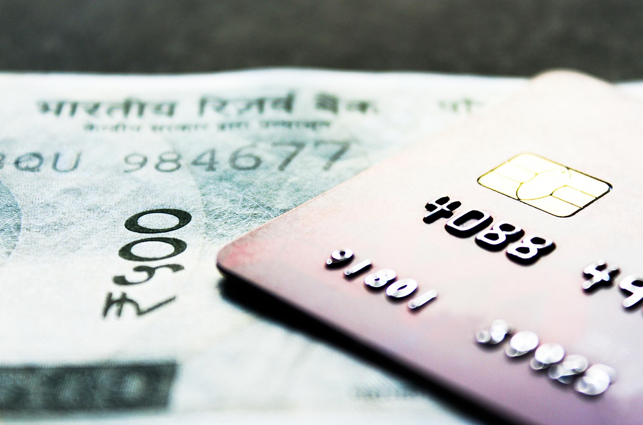 online payment screen with currency conversion